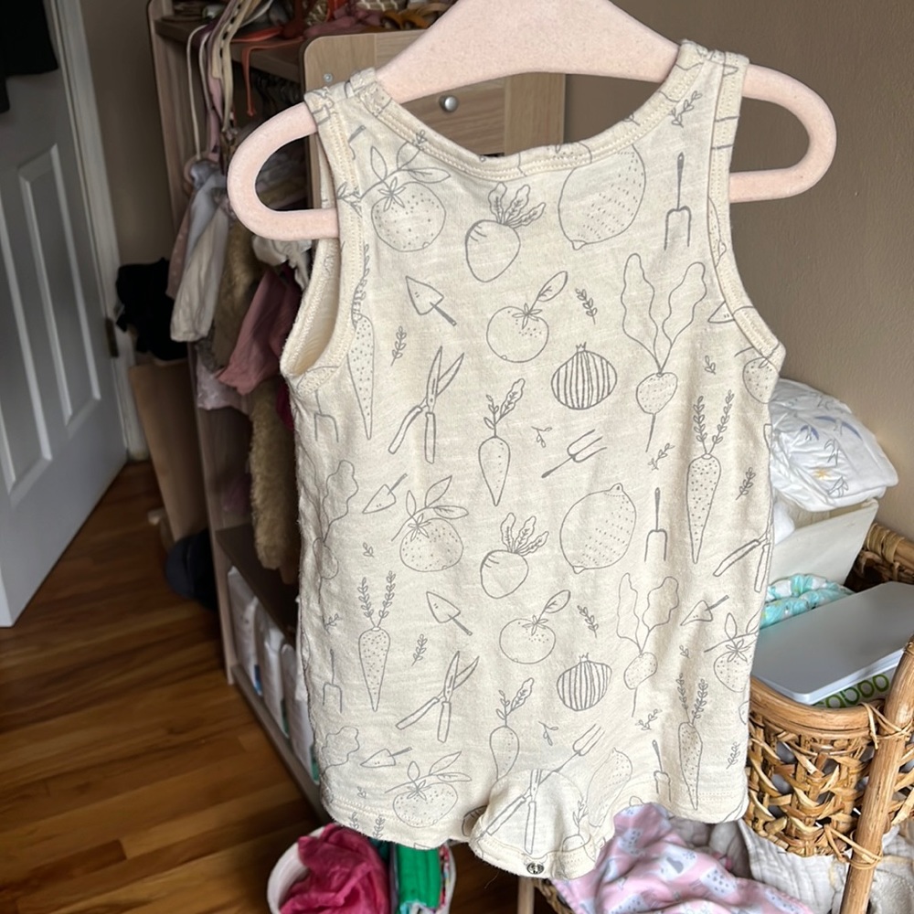 🚫GIFTED🚫 Vegetable Baby Romper - Picture 8 of 8